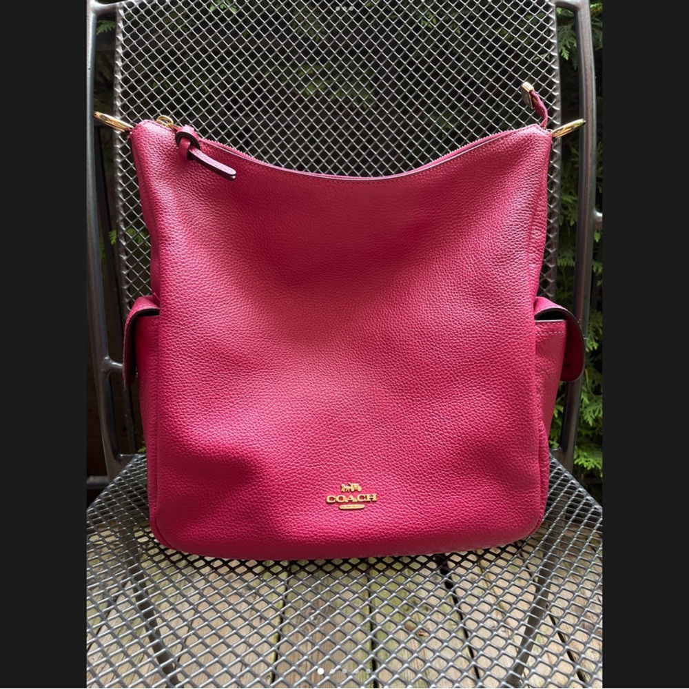 Coach Fucshia Purse 👛